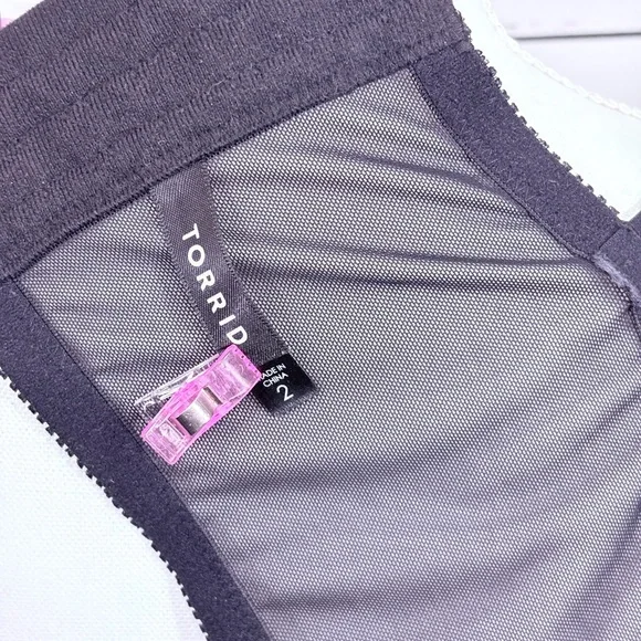 Torrid Underwire Lined Lace Mesh Bustier in Grey and Black Size 2 - Picture 2 of 9